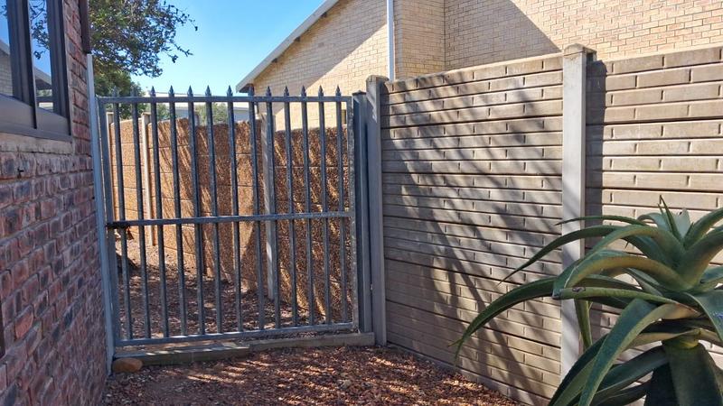 2 Bedroom Property for Sale in Stilbaai Wes Western Cape